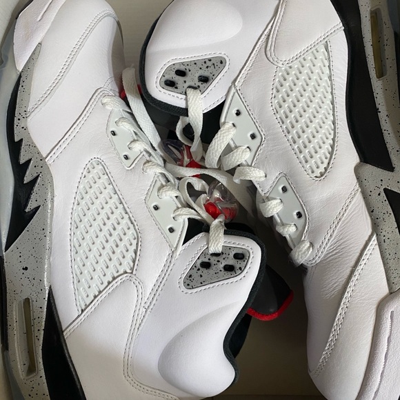 Jordan Retro 5 “White Cement” Size 10 Dead Stock - Picture 1 of 6